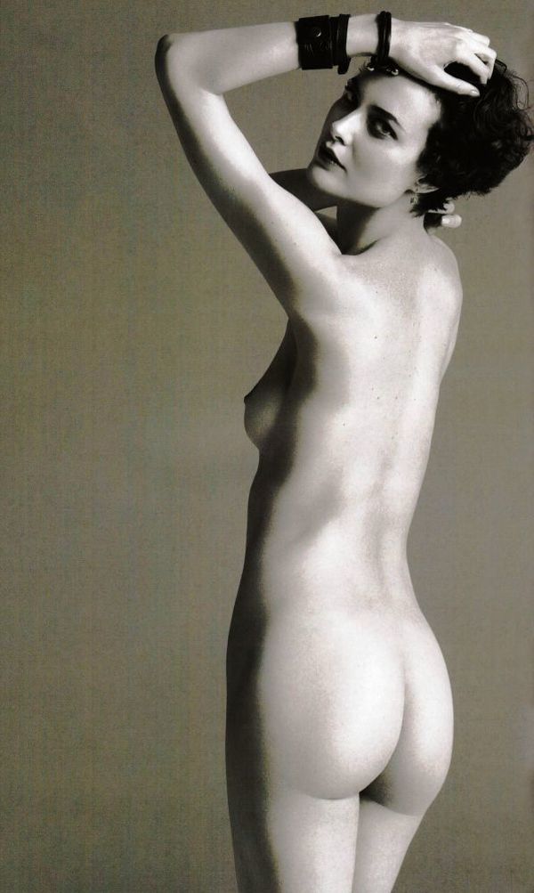 Dakota Blue Richards  nackt